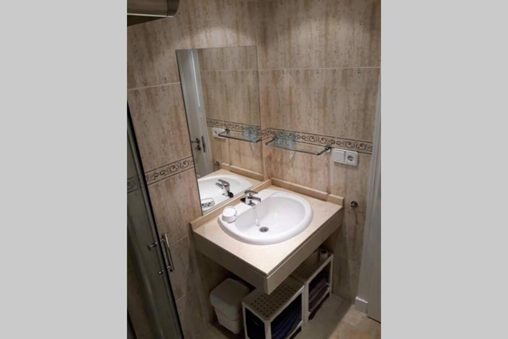 Beautiful Apartment In Duquesa Suites And Gardens Castillo de Sabinillas Eksteriør billede