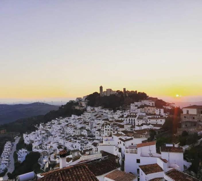 Beautiful Apartment In Duquesa Suites And Gardens Castillo de Sabinillas Eksteriør billede
