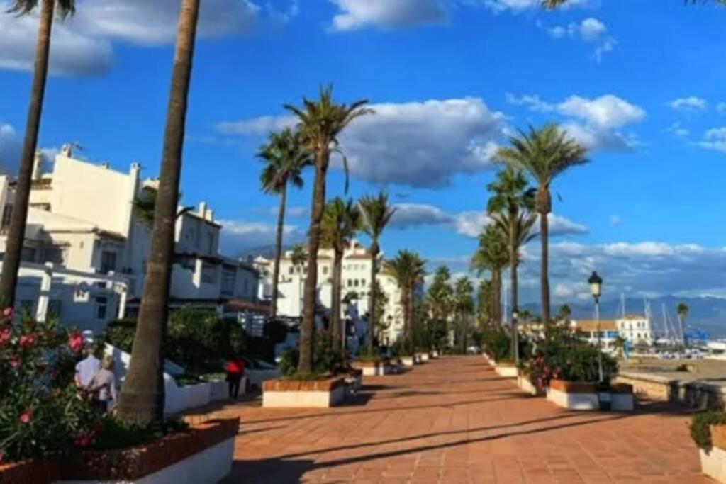Beautiful Apartment In Duquesa Suites And Gardens Castillo de Sabinillas Eksteriør billede