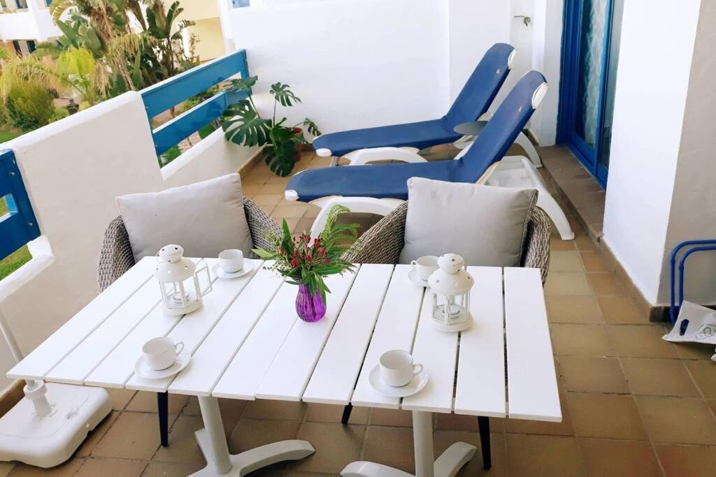 Beautiful Apartment In Duquesa Suites And Gardens Castillo de Sabinillas Eksteriør billede